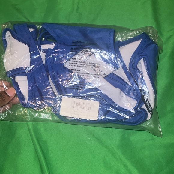 NWT Prettylittlething Blue Strappy One Piece Swim size 4 - Picture 4 of 4